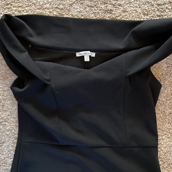 Black dress - Picture 2 of 2